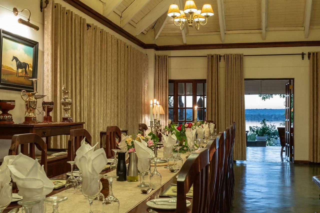 The River Club Лівінґстон Екстер'єр фото