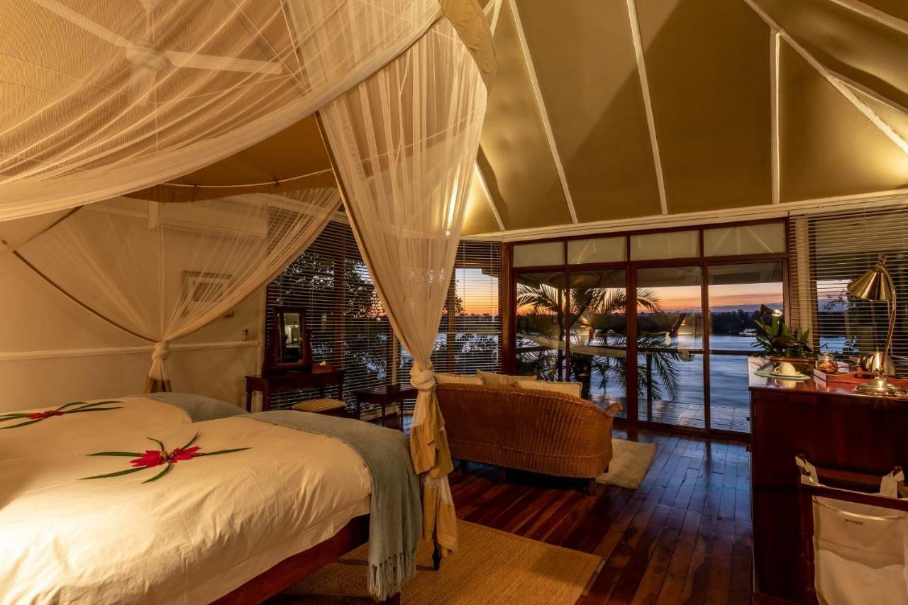 The River Club Лівінґстон Номер фото